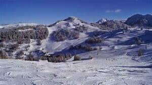 ski-etiquette-on-the-slopes